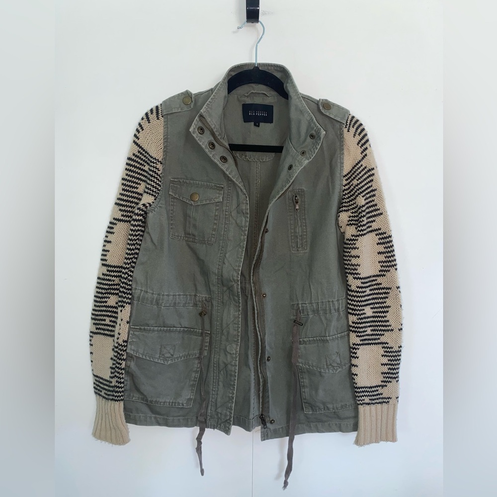 Blu Pepper Green Jacket with Black & Cream Accent Sleeves Size Small